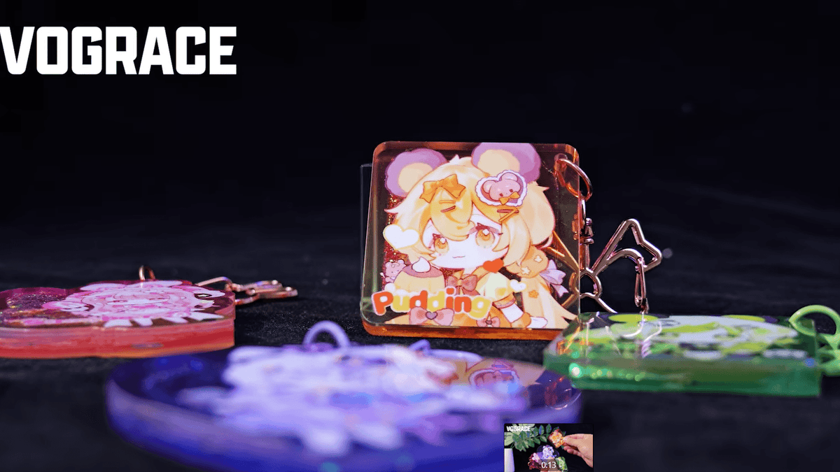 Visually Appealing Custom Pre-filled Quicksand Liquid Keychains - VOGRACE